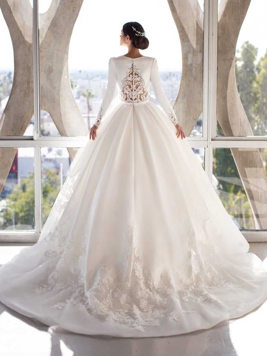 Wedding Dresses with Buttons - Largest Selection | Kleinfeld Bridal